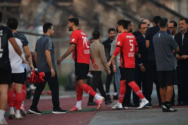 بیانیه جدید تراکتور: فقط ترک زمین را نبینید، داور و میزبان هم پاسخگو باشند
