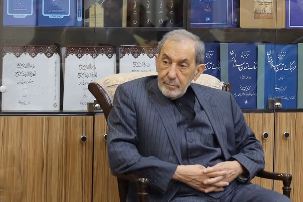 مشاور بینالملل خامنهای امارات را تهدید کرد: صبر ایران نامحدود نیست