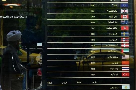 توقف معاملات بازار ارز ایران زیر سایه تنش با اسرائیل و تحت فشار نهادهای امنیتی