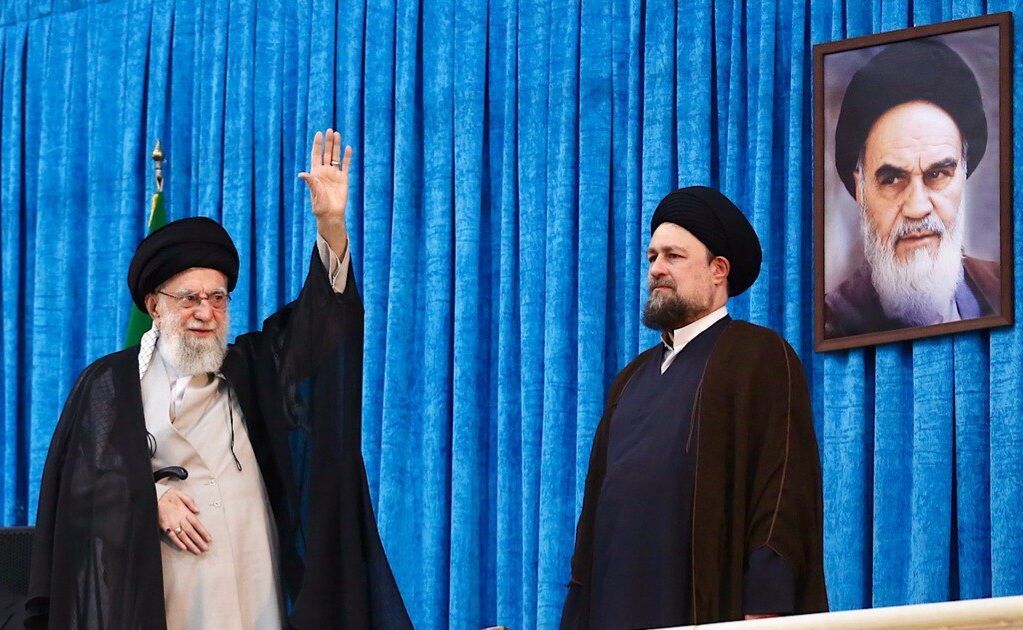 حسن خمینی: اگر عکس امام را روی دیوار نگذارند هم در روح و جان ماست