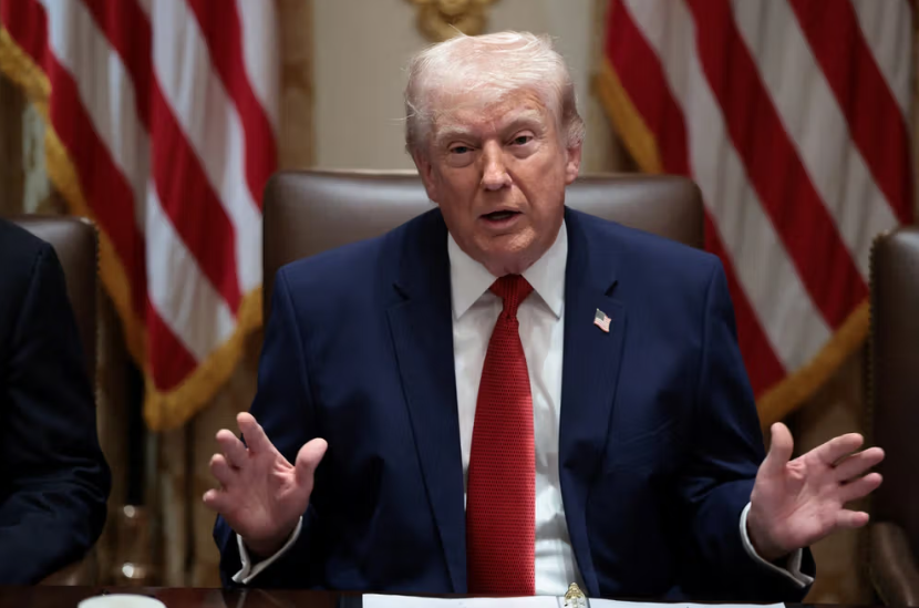 ترامب مؤكدًا ضرورة إعادة فتح مضيق هرمز: الثلاثاء يوم استهداف محطات الكهرباء والجسور في إيران