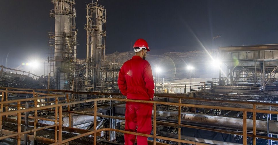 US opens door to Iranian oil in historic sanctions rollback