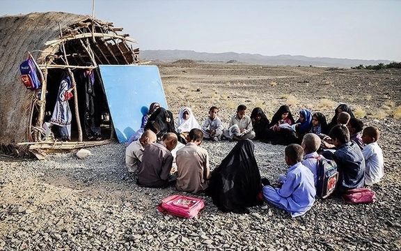 تاثیر فقر و مشکلات معیشتی بر غیبت دانشآموزان در کلاسهای درس در ایران