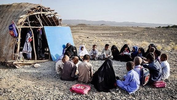 أطفال إيران يتغيبون عن الدراسة ويضطرون للعمل.. بسبب الفقر والمشاكل المعيشية