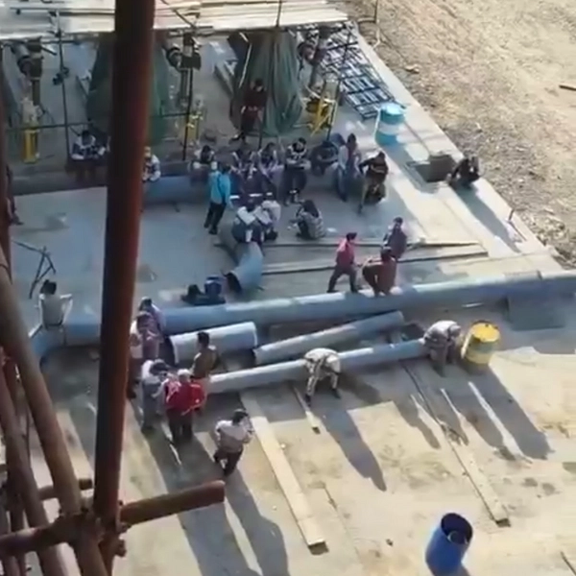 شورای سازماندهی اعتراضات کارگران پیمانی نفت: اعتصاب با قدرت ادامه دارد و گستردهتر میشود