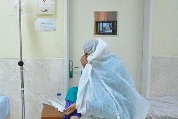 دعاوى للاحتجاج ضد تسمم الطالبات.. ونقابات إيرانية تحمل المرشد مسؤولية "الإرهاب البيولوجي"