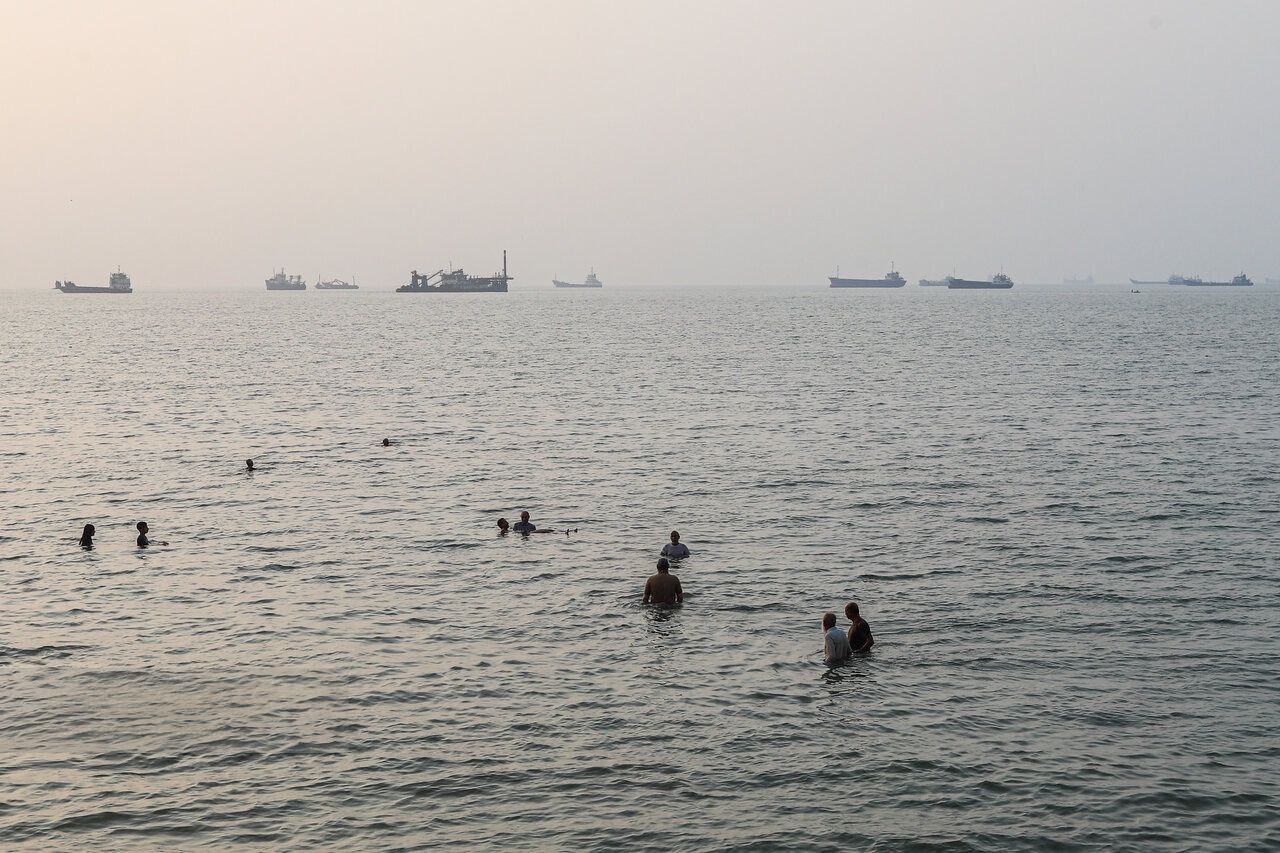 Iran hits tankers, expands maritime threat beyond Hormuz