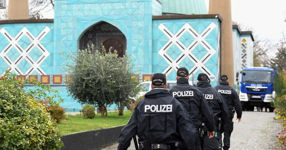 German Police Raid Khameni’s Islamic Center In Hamburg Over Hezbollah Support