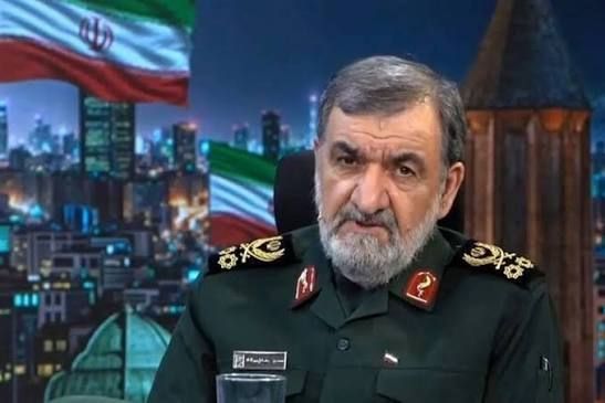 محسن رضایی: در کنار حزب‌الله هستیم و اسرائیل را تنبیه می‌کنیم