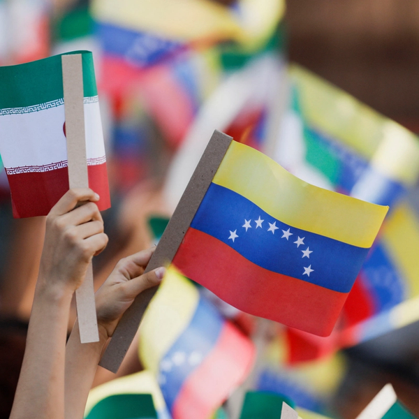 فرمانده سابق سنتکام: یکی از اهداف افزایش حضور نظامی آمریکا در کارائیب، فشار بر ایران است