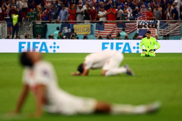 خروج المنتخب الإيراني من المونديال وفرحة المواطنين في عشرات المدن بإيران