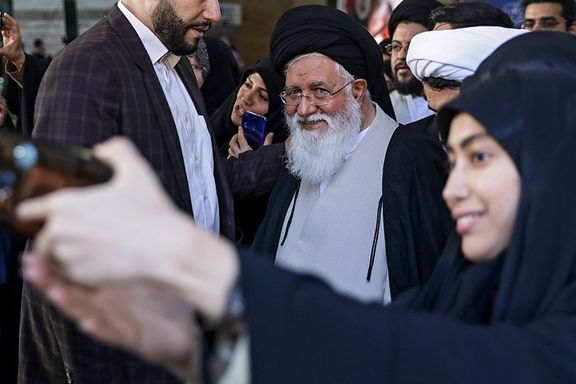 امام جمعه مشهد: تاکید مجامع جهانی برای ورود زنان به استادیوم برای ما هیچ اهمیتی ندارد