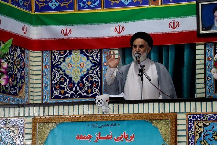 امام‌جمعه اسفراین: از هزینه‌ مراسم ختم خود برای مراکز درمانی خرج کنید