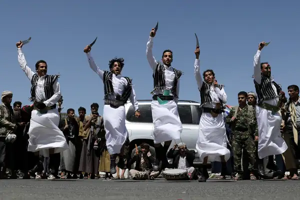 در حمله حوثیها به یک کشتی تجاری در بابالمندب، ۴ خدمه و ۲ امدادگر کشته شدند