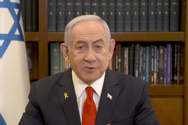 نتنياهو مخاطبا الإيرانيين: نظام خامنئي يخاف منكم أكثر من خوفه من إسرائيل