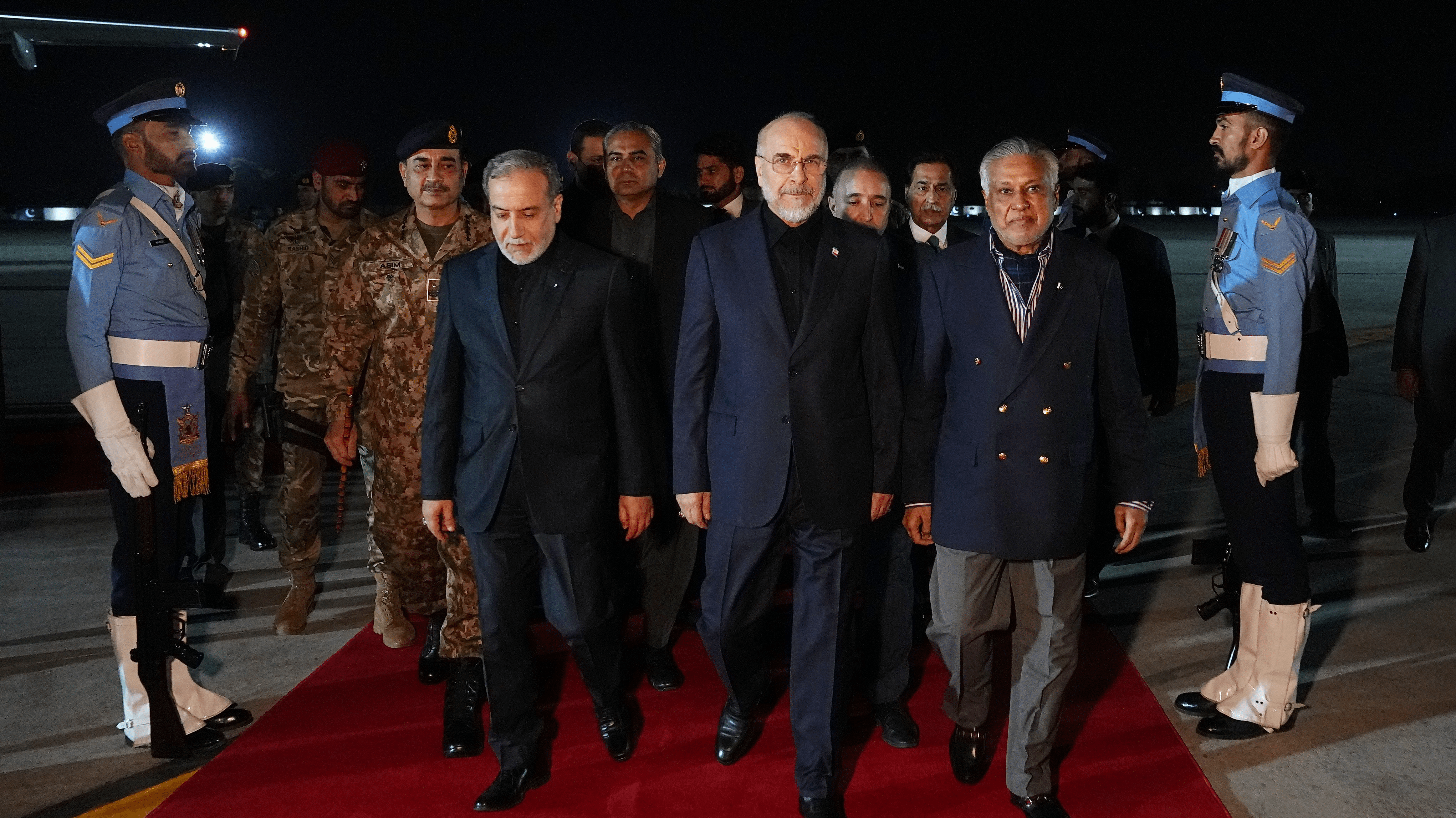 یک مقام پاکستانی: تلاش برای متقاعد کردن هیات ایرانی به کنار گذاشتن پیش‌شرط‌ها ادامه دارد