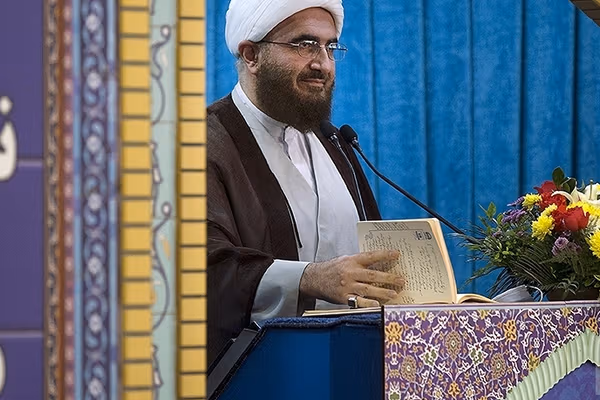 امام جمعه تهران: بیعفتی و بیحیایی، سرطانی خطرناک و نابودکننده است