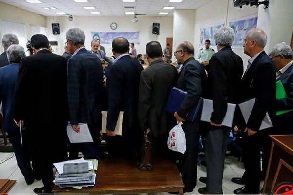 To Hurt The Regime, Activists Urge People Not To Use Iranian Banks