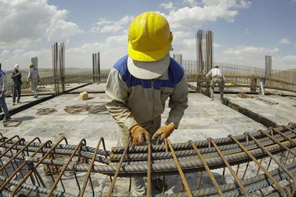 Iranian Official Admits Country Among World's Lowest Wages