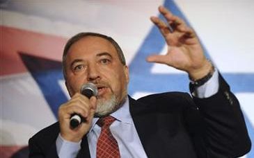 وزیر دفاع پیشین اسرائیل: واکنش قوی نشان دهیم تا دیگران پیش از درگیری با ما دو بار فکر کنند