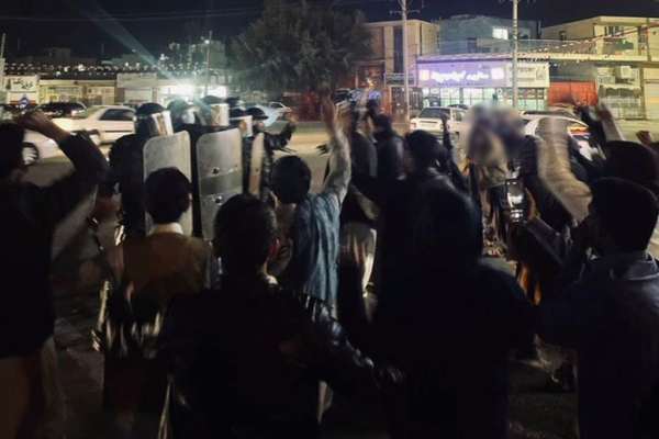 پیام مخاطب از مشهد: ماموران از آمبولانس پیاده شدند و به معترضان حمله کردند