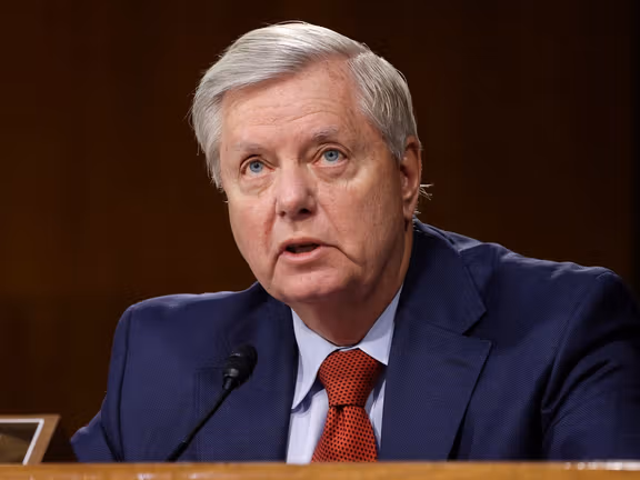 السيناتور ليندسي غراهام: خامنئي تجاوز جميع الخطوط الحمراء وحان وقت التحرك