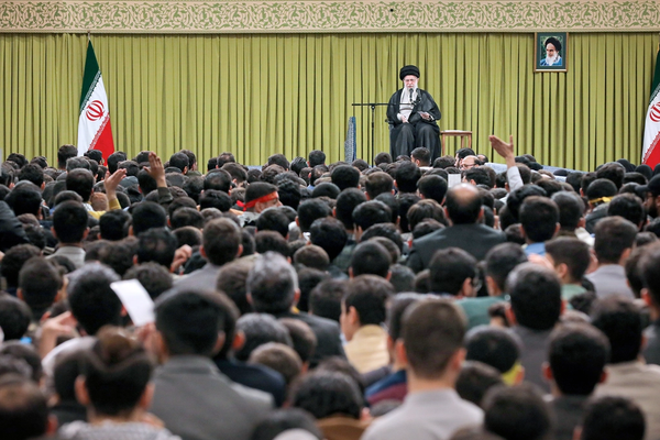 مسؤولية الحرب تقع على عاتق خامنئي.. والصمت خيانة