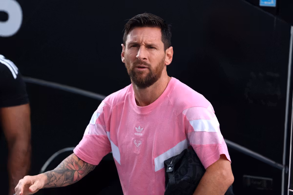 خبرنگار ESPN خبر داد؛ تعلیق مذاکره مسی با اینترمیامی برای بازگشت به فوتبال اروپا
