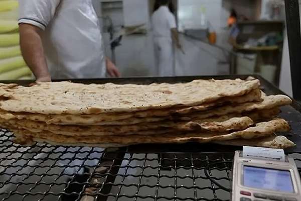بعد رفعه في أكثر من 15 محافظة.. طهران ترفع أسعار خبز "سنكك" إلى 3 آلاف تومان