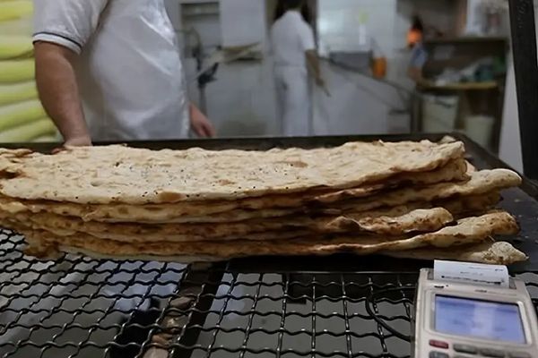 بعد رفعه في أكثر من 15 محافظة.. طهران ترفع أسعار خبز "سنكك" إلى 3 آلاف تومان