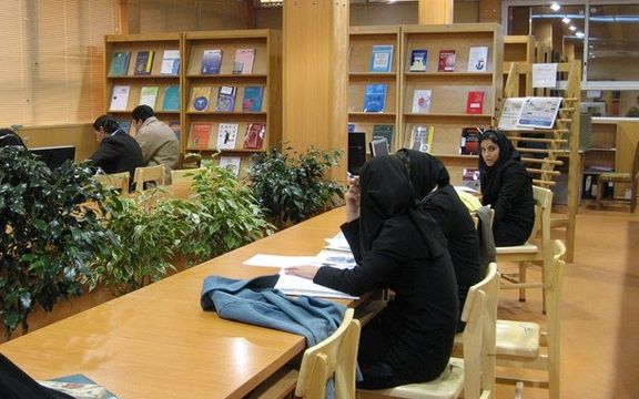 وزیر ارشاد: سرانه مطالعه در ایران، با حذف کتب ادعیه و آموزشی ۳۲ دقیقه است