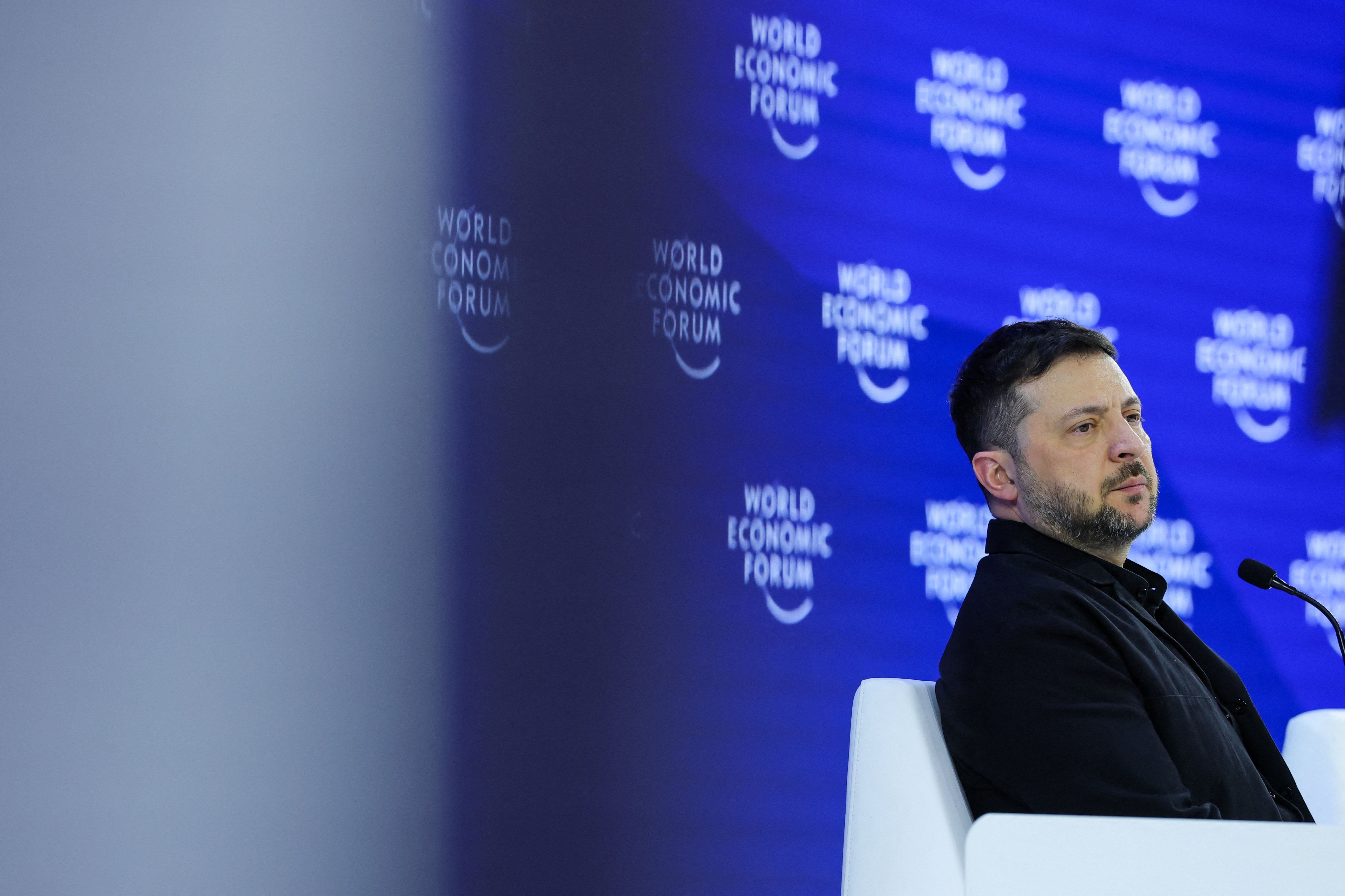 زلنسکی: ماندن جمهوری اسلامی به دنیا پیام می‌دهد که آدم بکشید و در قدرت بمانید