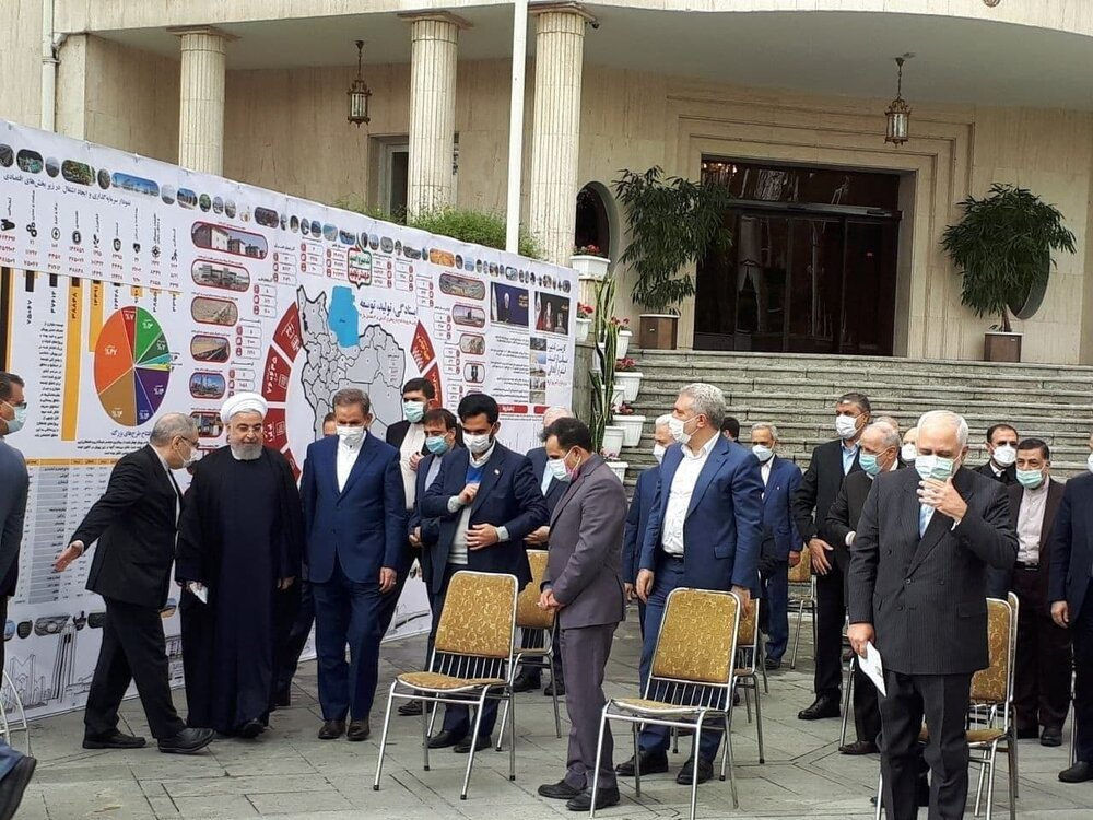 حسن روحانی در جلسه هیات دولت: سنگ‌اندازان در راه لغو تحریم ها توبه کنند