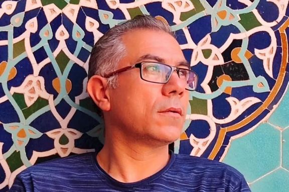 أكثر من 600 ناشط مدني وسياسي يعترضون على حكم السجن ضد أحمد درخشان، المعلم والكاتب