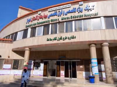 مرگهای مشکوک در بیمارستان گلستان اهواز؛ بازداشت دو رزیدنت و شائبه تزریق پتاسیم به بیماران