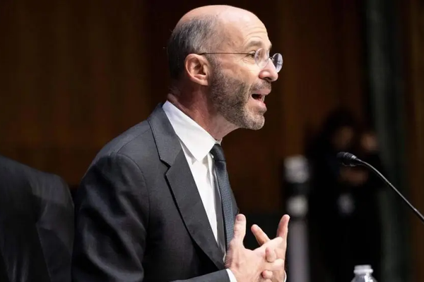 مجموعة رقابية أميركية تقاضي إدارة بايدن لإخفاء أسباب تعليق عمل المبعوث السابق لإيران