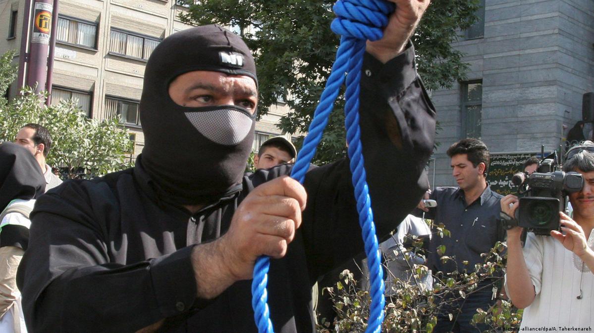 گاردین: جمهوری اسلامی اعدام زندانیان را به‌صورت تقریبا روزانه و گاهی پنهانی ادامه می‌دهد