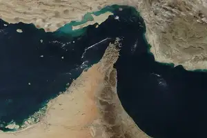 اظهارات متناقض تهران و واشینگتن درباره باز شدن تنگه هرمز و عبور بدون پرداخت عوارض کشتیها