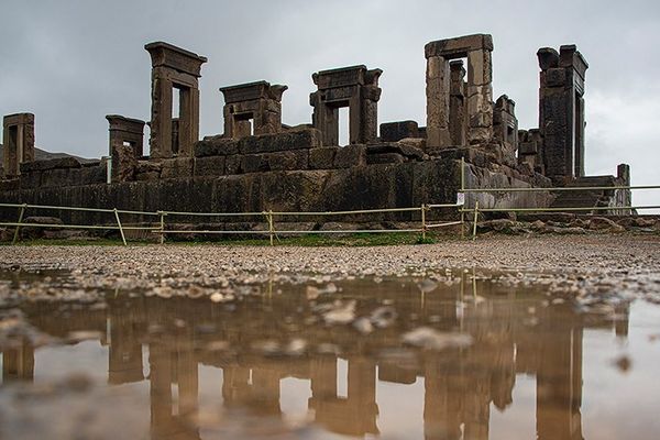 رسانه وابسته به سپاه: بناهای تختجمشید و پاسارگاد دچار فرونشست شدهاند