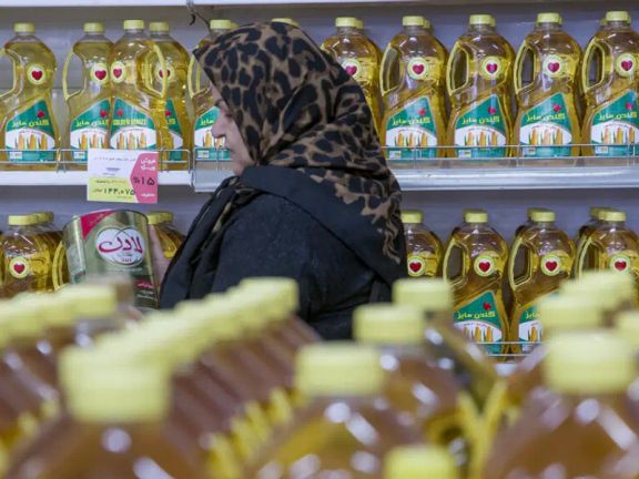 برلماني إيراني يحذر: ارتفاع الأسعار والتضخم هما أساس الاحتجاجات الإيرانية