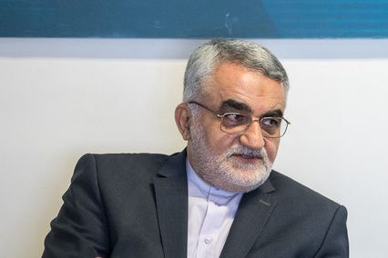 عضو کمیسیون امنیت ملی مجلس: از حقوق هستهای عقب نمینشینیم و آمریکا باید امتیاز بدهد