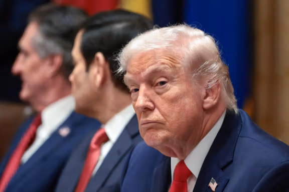 ترامب: إيران تجري مفاوضات وسنرى ما سيحدث