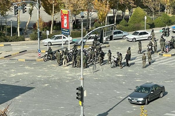 مقتل متظاهر في أصفهان برصاص الشرطة الإيرانية.. والمحتجون: جئنا لمحاربة خامنئي