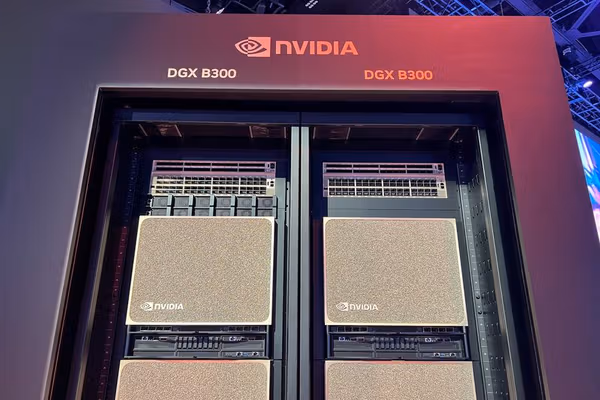 چرخش ناگهانی سیاست آمریکا: از نگرانی امنیتی تا «دیپلماسی تراشه» ترامپ