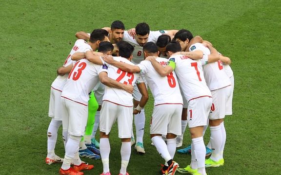 برادر مهران سماک درباره برد تیم ملی: همین بازیکنان بیغیرت سال گذشته یکبار کنارمردم نبودند