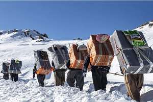 Poverty pushes Iranian children into hazardous border work