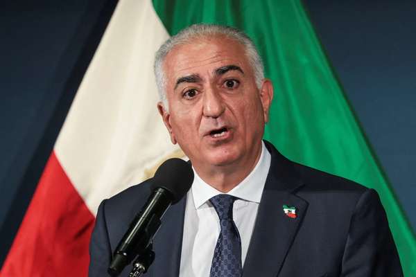 شاهزاده رضا پهلوی: رژیم از همیشه ضعیفتر است و مردم ایران آمادهاند تا آن را سرنگون کنند
