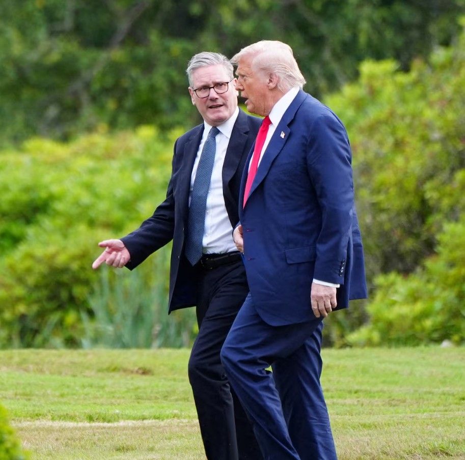 نخست‌وزیر بریتانیا از بررسی گزینه‌های نظامی درباره تنگه هرمز در گفت‌وگو با ترامپ خبر داد