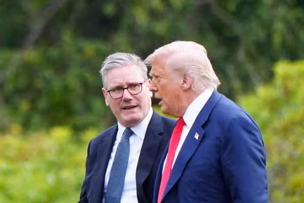 نخستوزیر بریتانیا از بررسی گزینههای نظامی درباره تنگه هرمز در گفتوگو با ترامپ خبر داد