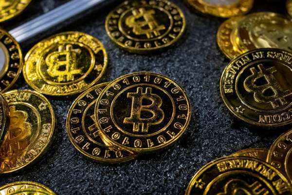 عضوان بمجلس الشيوخ الأميركي يحذران من استخدام النظام الإيراني للبيتكوين في تمويل الإرهاب